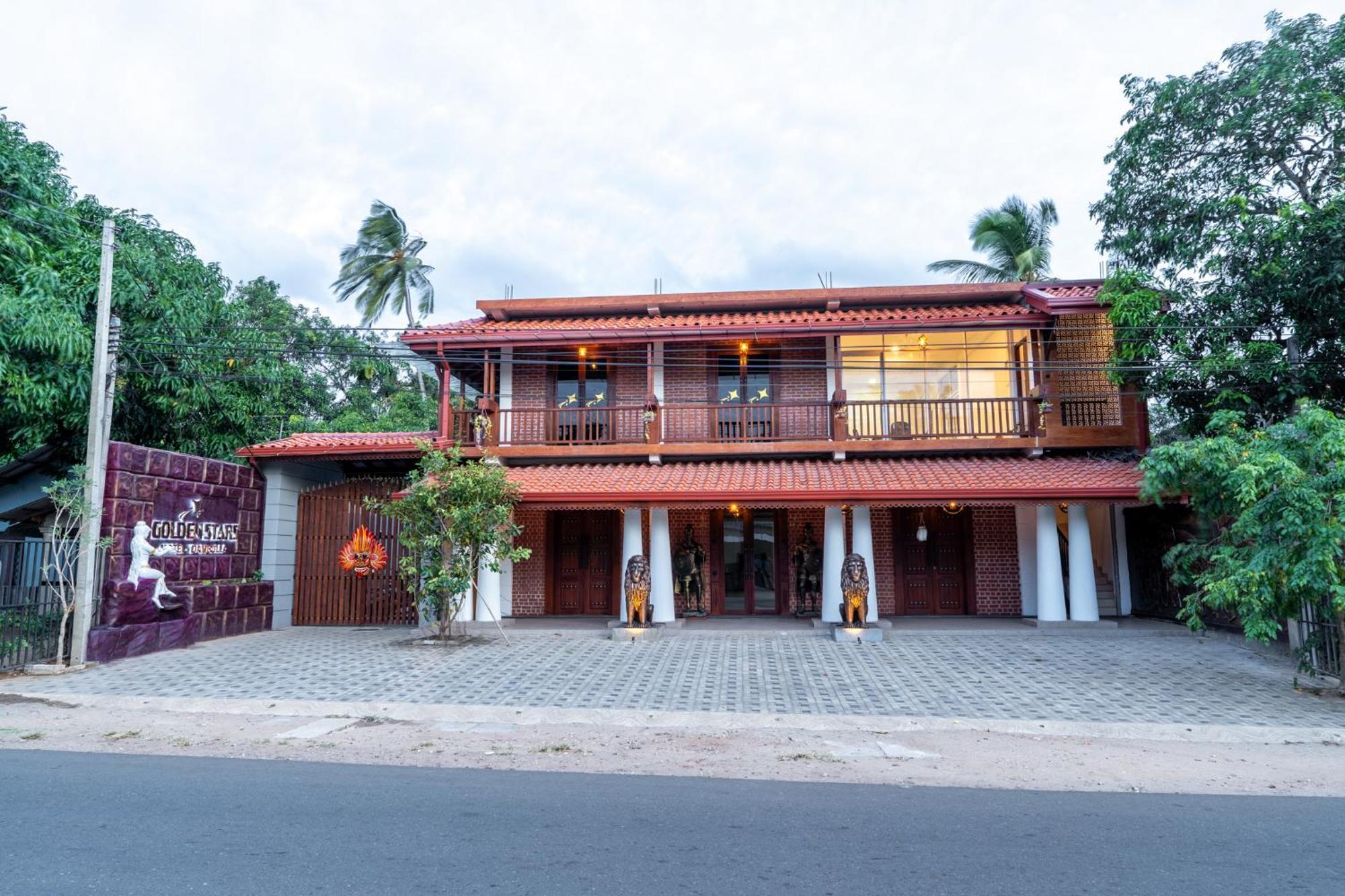 Golden Stars Hotel Dambulla Exterior photo