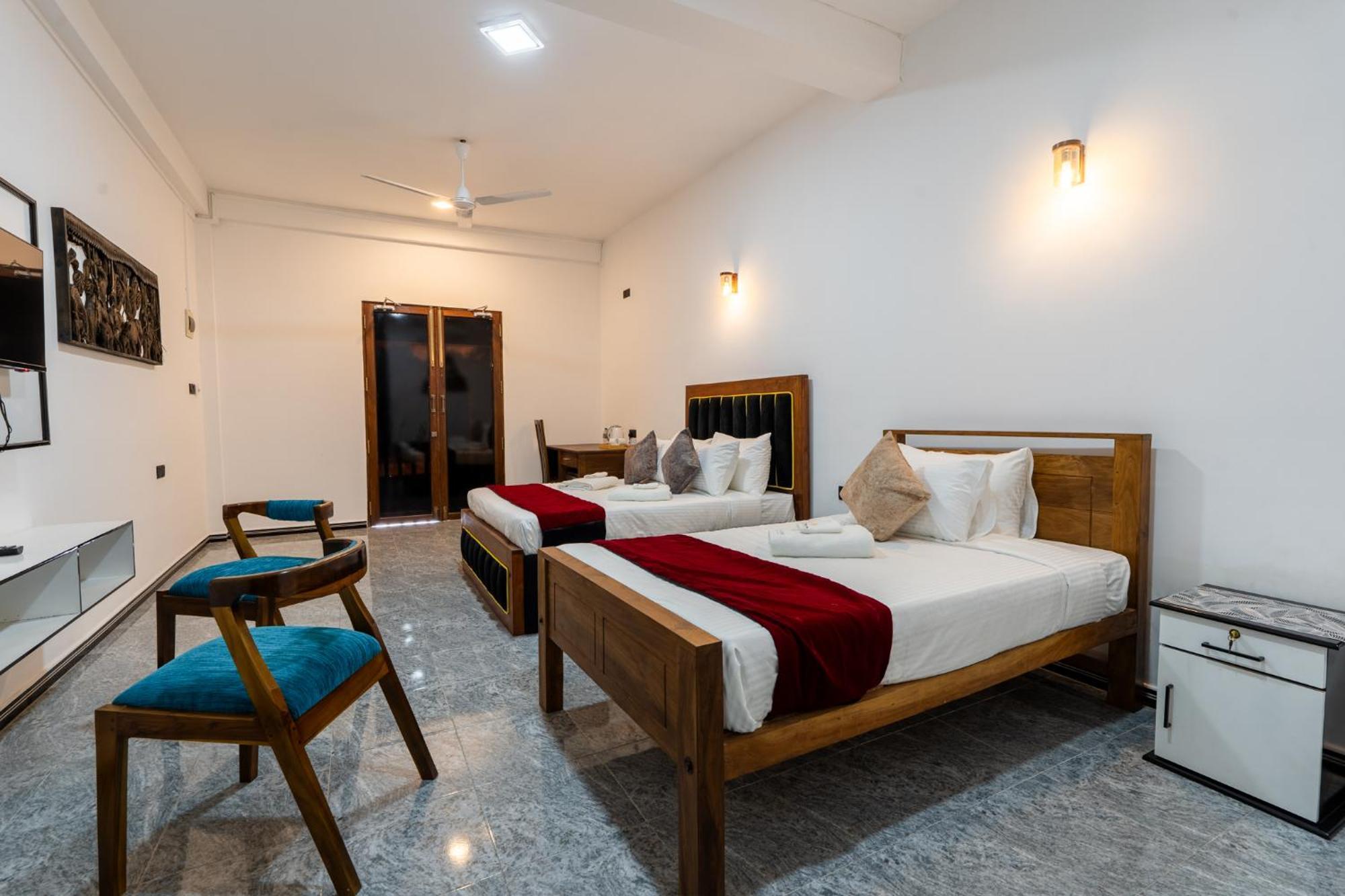 Golden Stars Hotel Dambulla Exterior photo