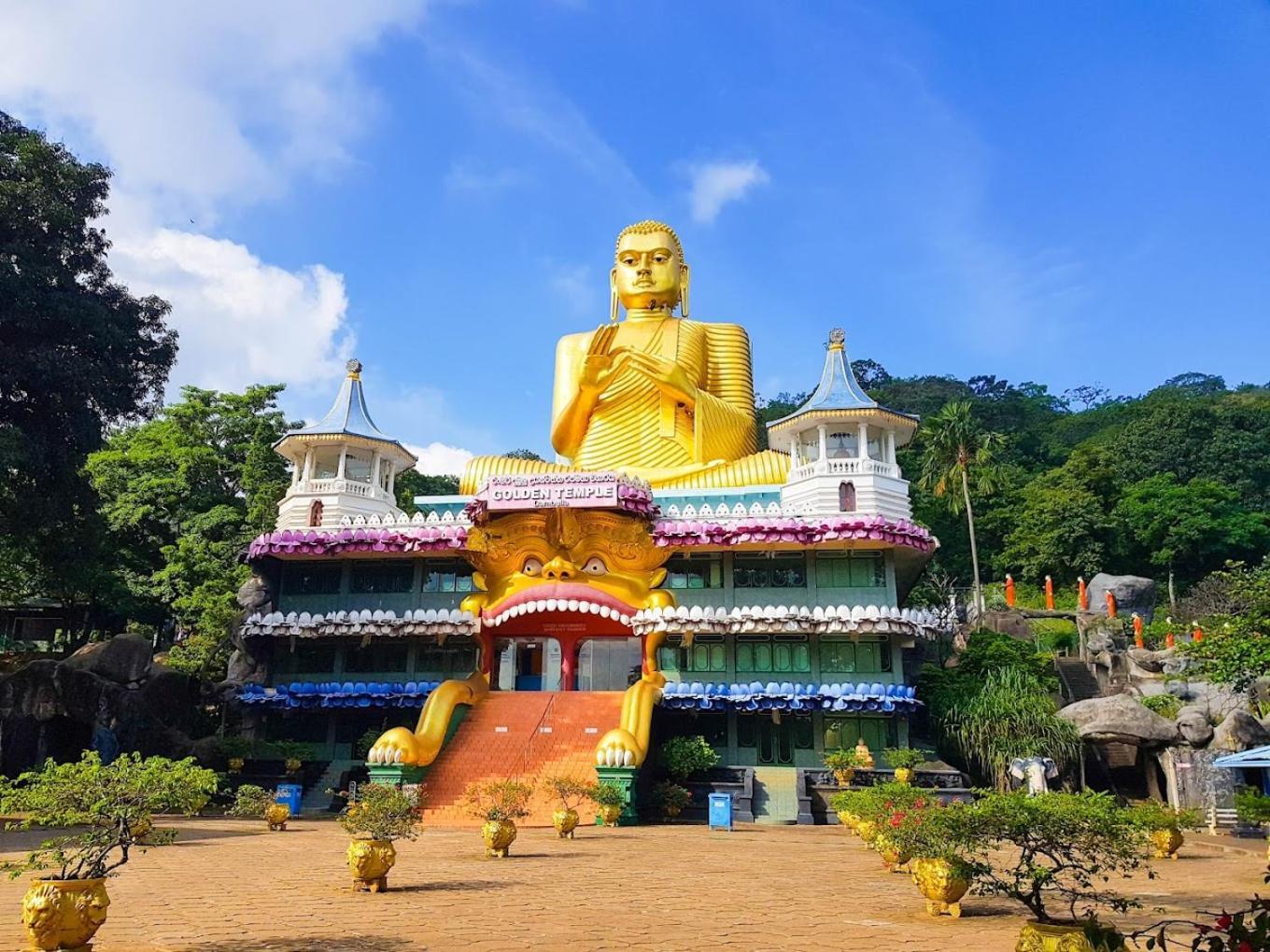 Golden Stars Hotel Dambulla Exterior photo