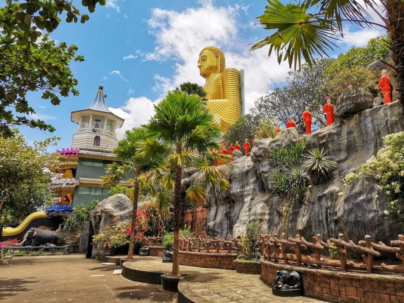 Golden Stars Hotel Dambulla Exterior photo